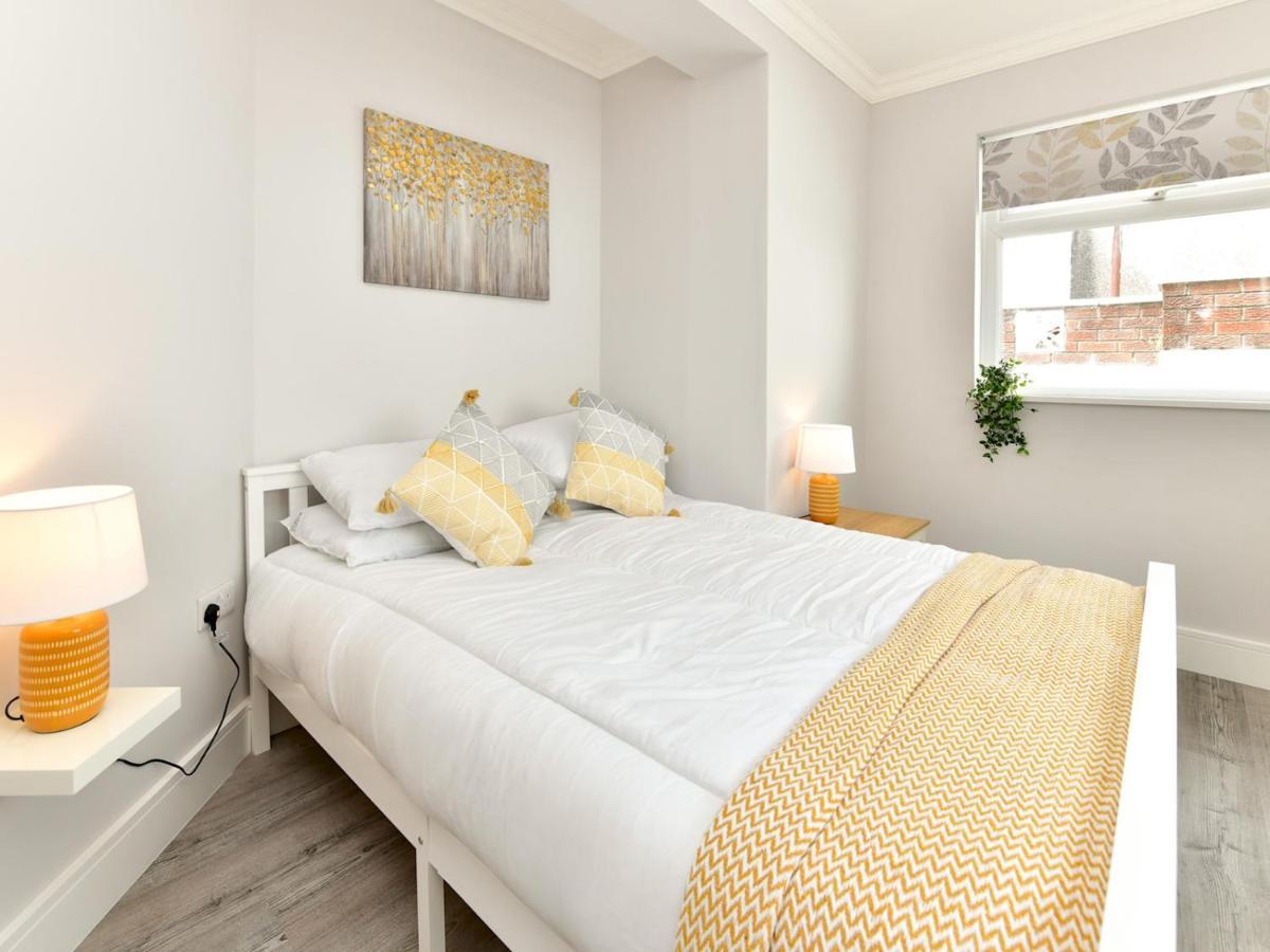 Pass The Keys Newly Refurbished Modern Bungalow - Pets Welcome Villa Swansea Bagian luar foto