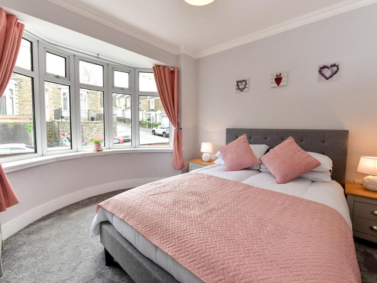 Pass The Keys Newly Refurbished Modern Bungalow - Pets Welcome Villa Swansea Bagian luar foto