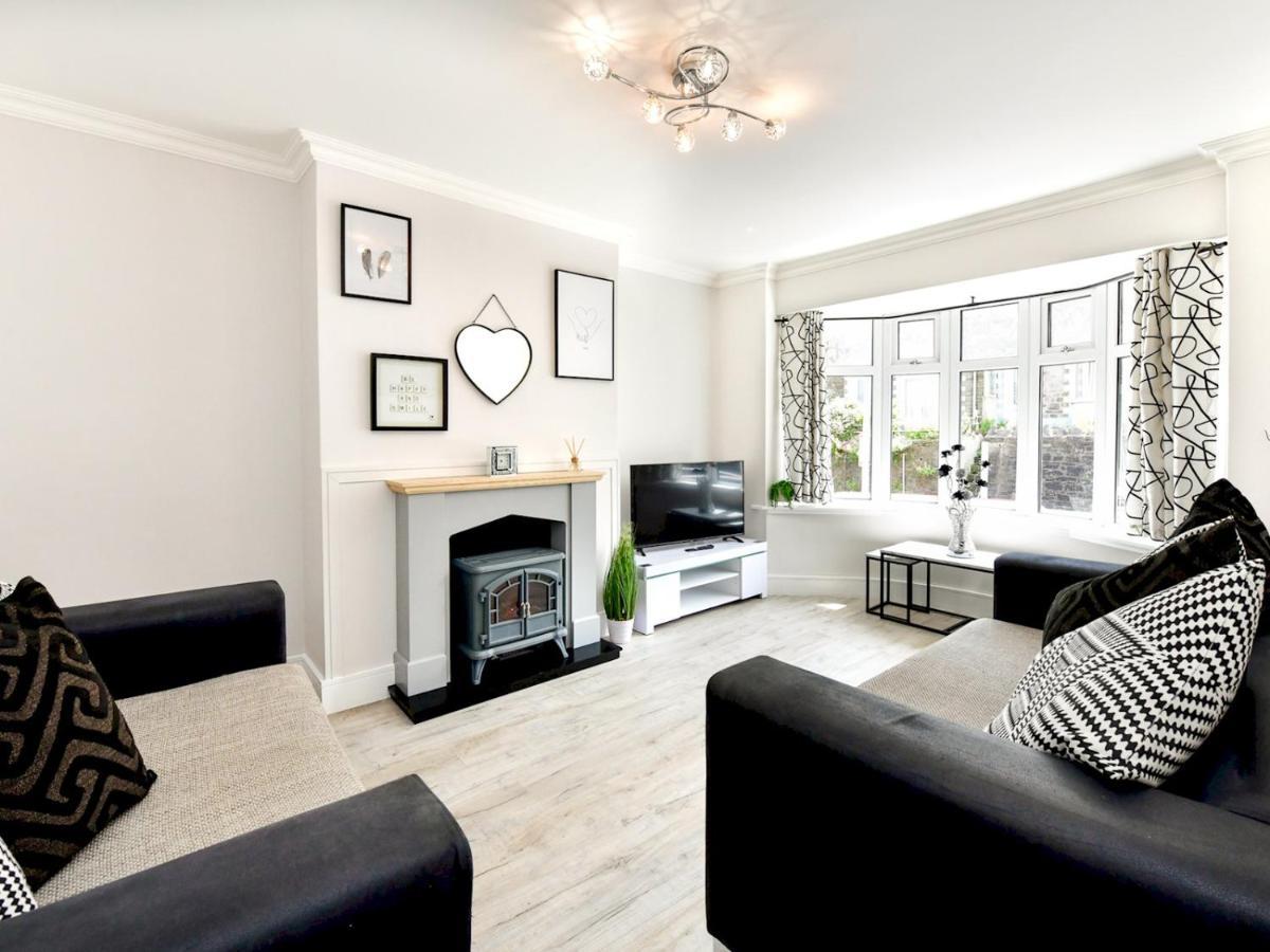 Pass The Keys Newly Refurbished Modern Bungalow - Pets Welcome Villa Swansea Bagian luar foto