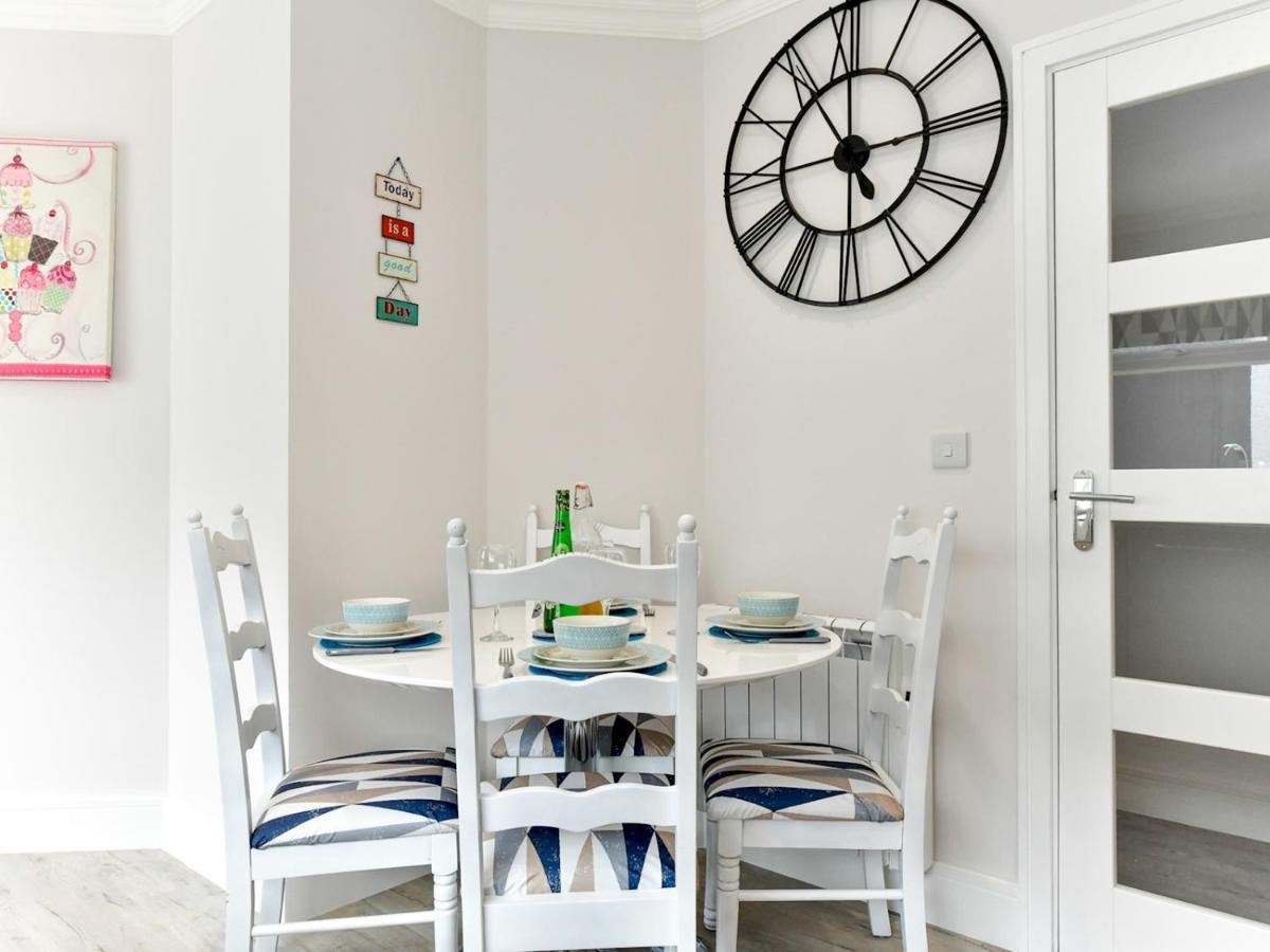 Pass The Keys Newly Refurbished Modern Bungalow - Pets Welcome Villa Swansea Bagian luar foto